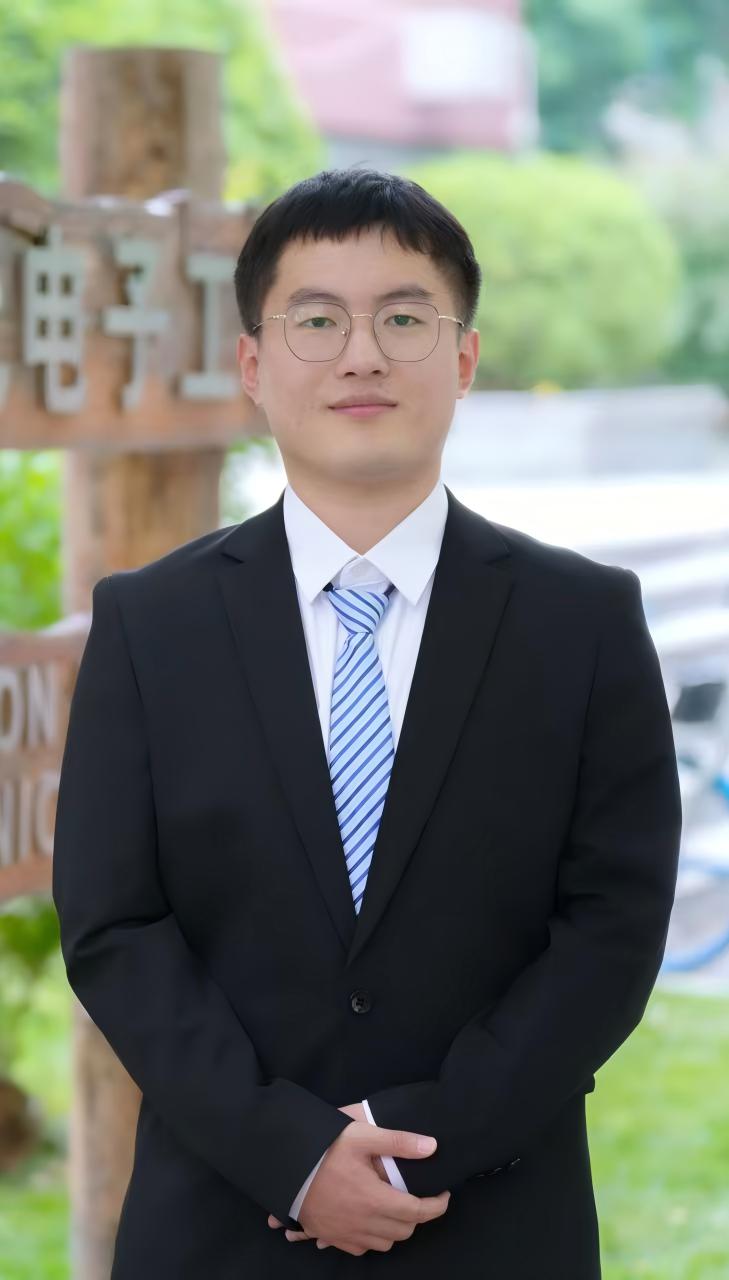 Portrait of Jinwen Liu